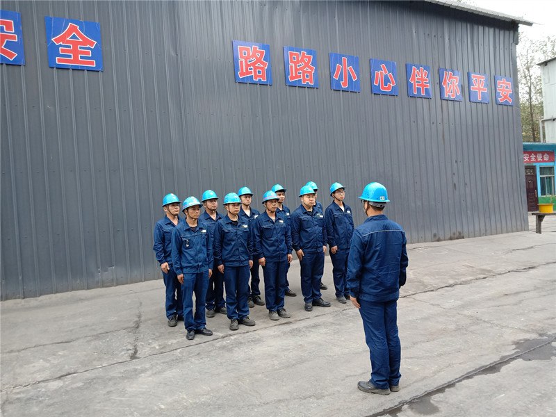 1634546784639064.jpg 泰龍車隊的司機們 (2).jpg